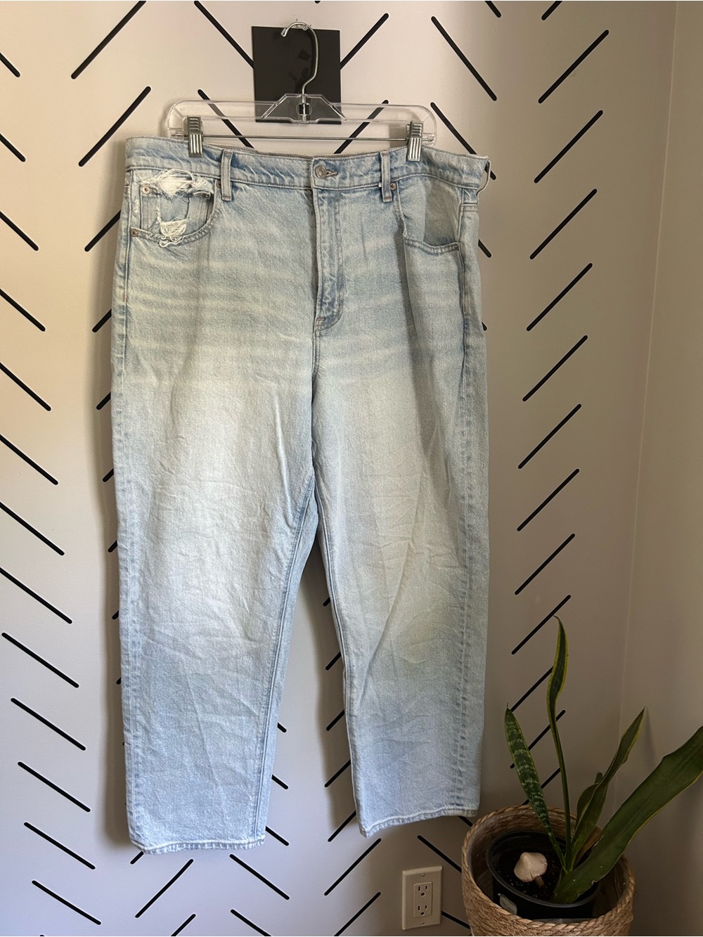 American eagle super high rise straight leg light wash jeans stretch